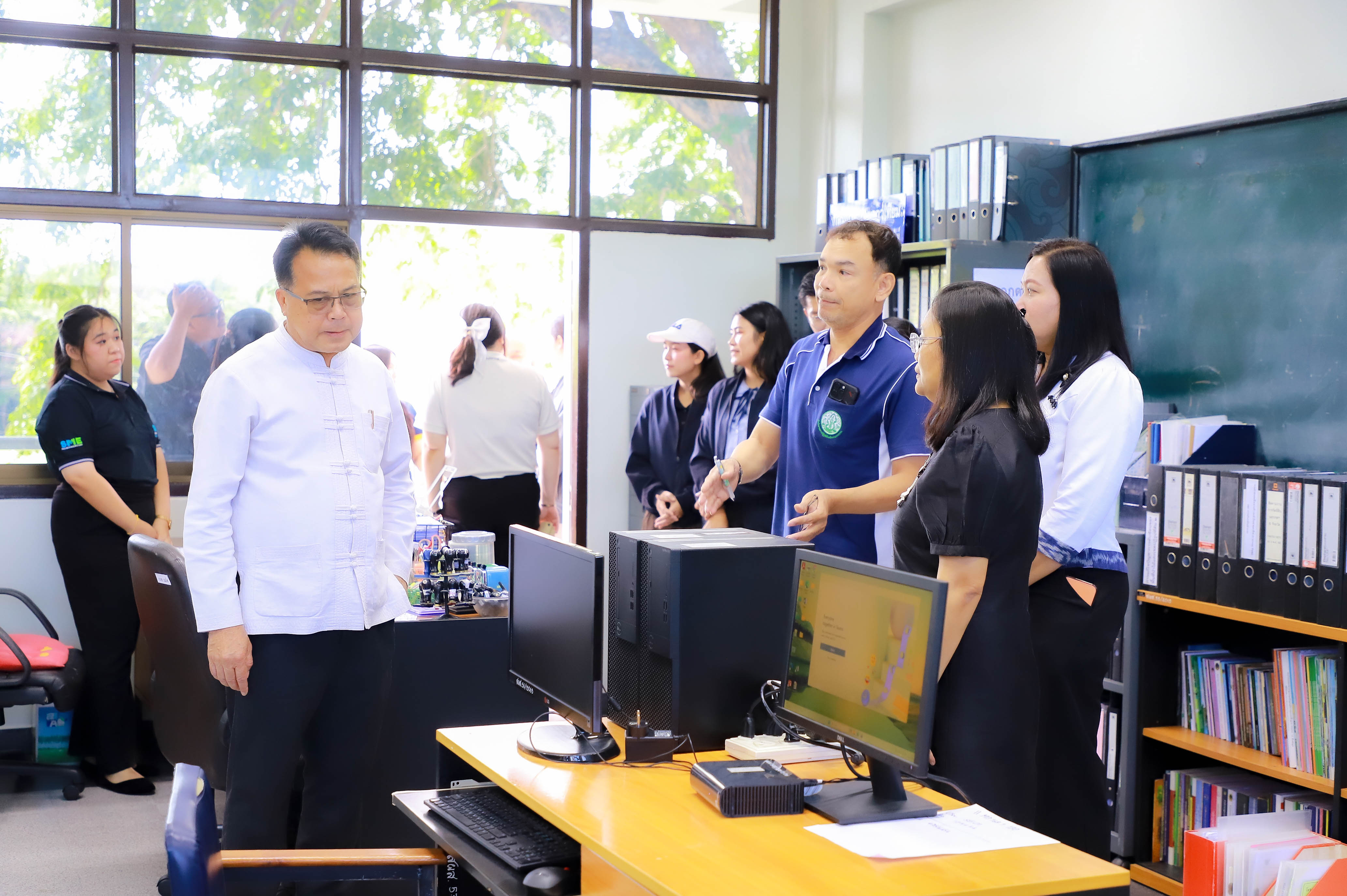 title - รองเลขาธิการ ส.ป.ก. ลุยเตรียมงาน 